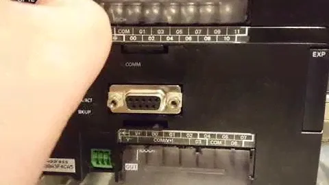 Положение кассеты памяти для ПЛК Omron CP1L